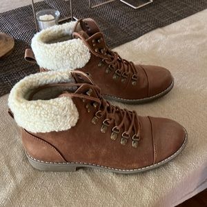 Cliffs, size 8M, lace up ankle boots, brown